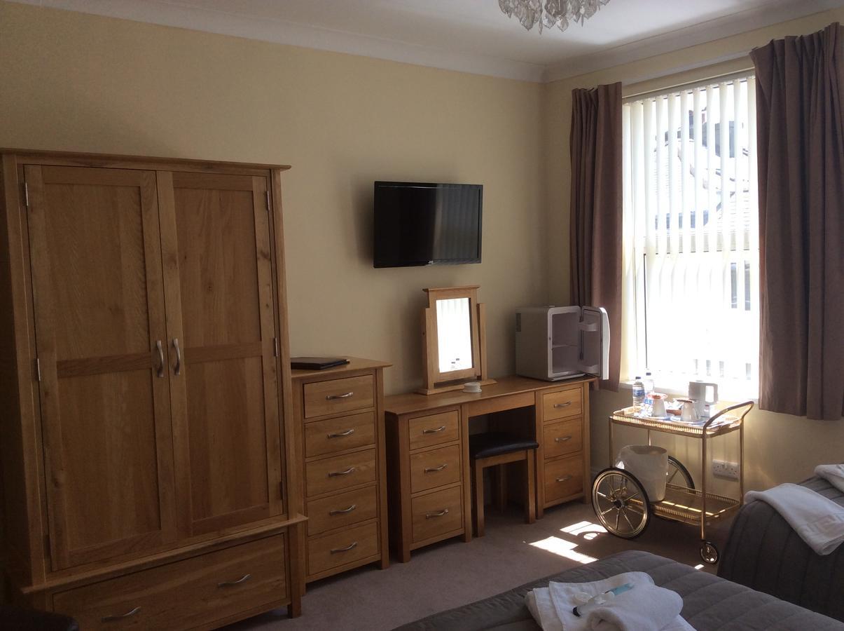 Coombe Court Hotel Торки Екстериор снимка