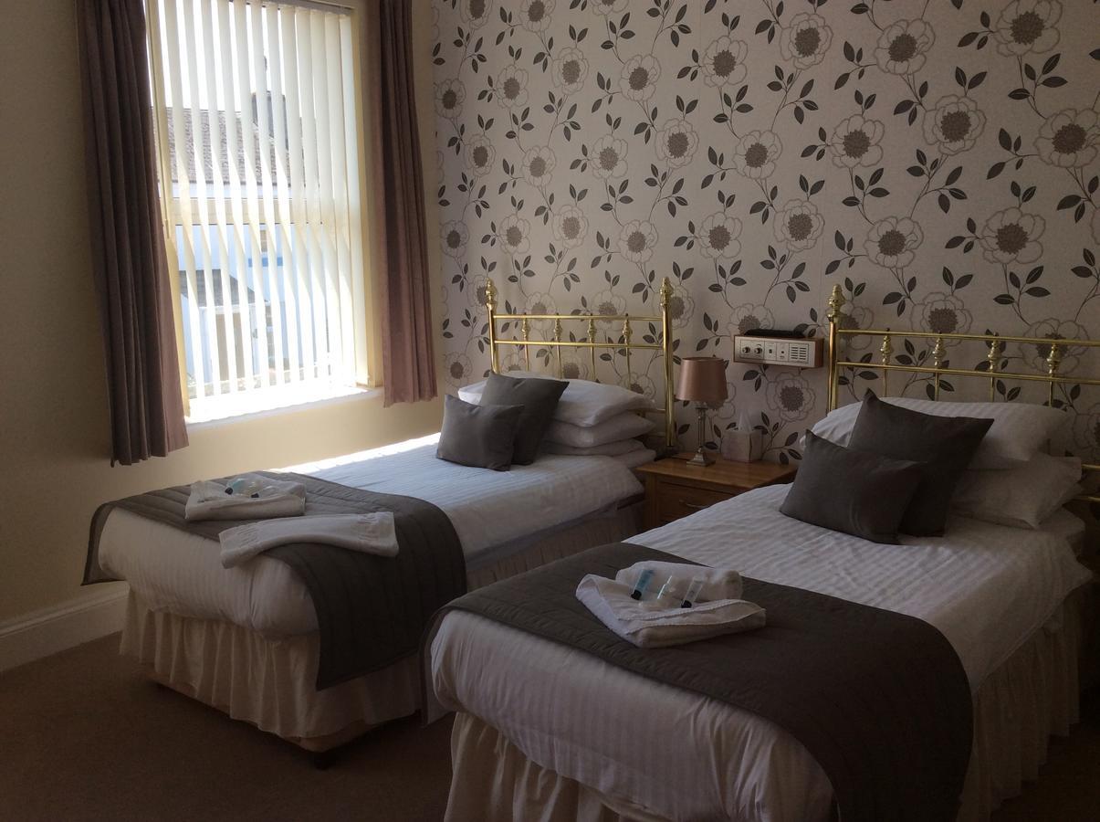 Coombe Court Hotel Торки Екстериор снимка