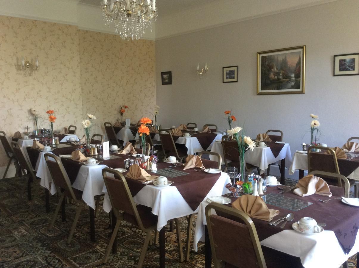 Coombe Court Hotel Торки Екстериор снимка